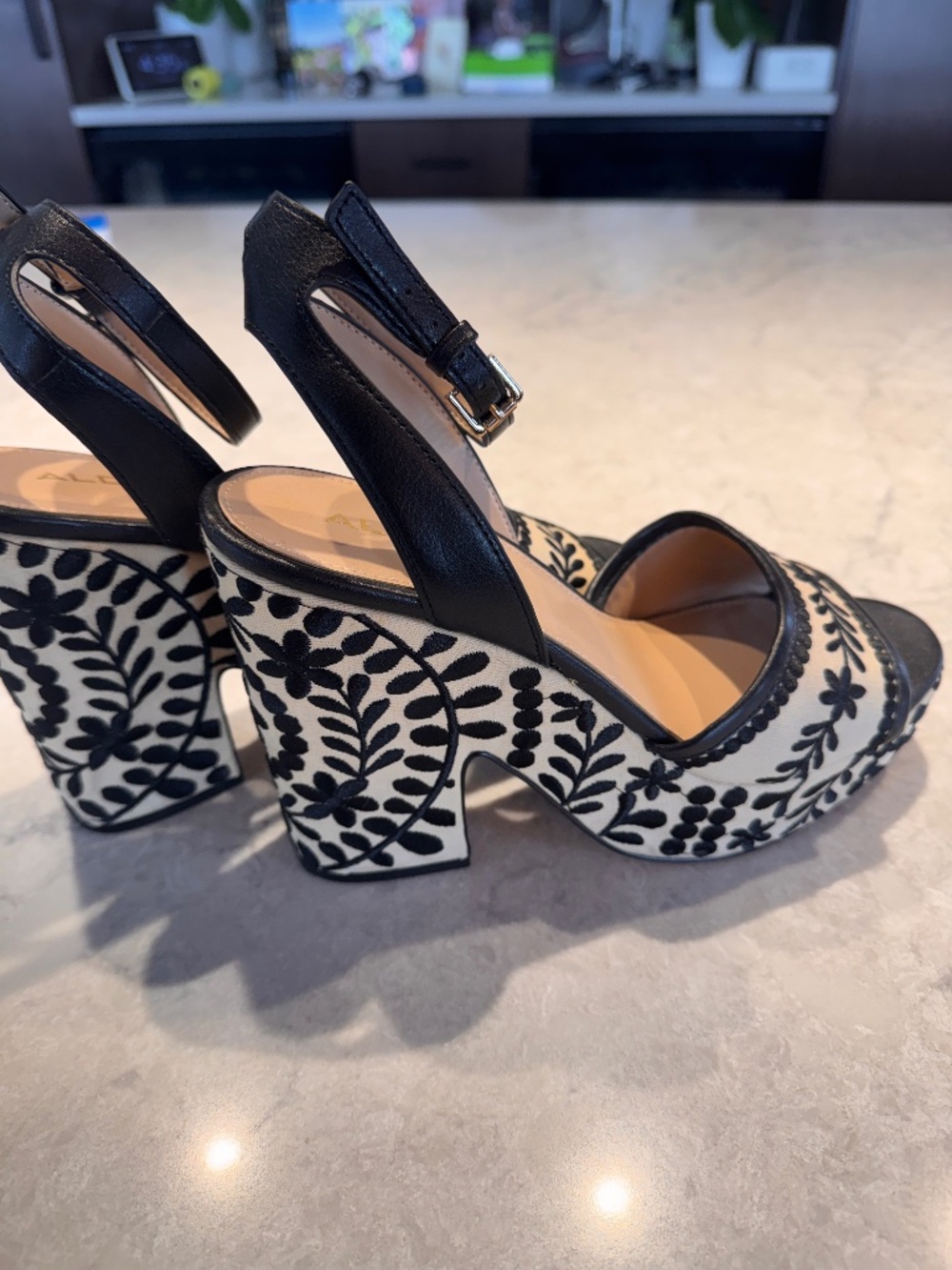 ALDO Women’s Black & Cream Platform